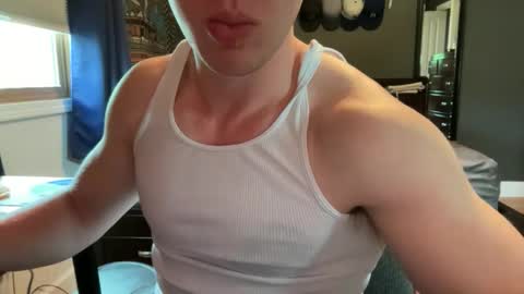 Snapshot of daddygmoney6969 chatting on 05-19-26, 12:33 daddygmoney6969 online show from 05-19-26, 12:33