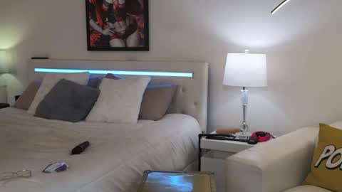 Snapshot of daddyissuessab chatting on 12-16-24, 03:43 Sabrinna Bae online show from 12-16-24, 03:43