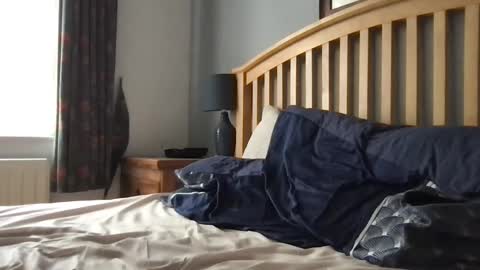 Snapshot of daddymoans4u chatting on 09-11-25, 12:27 daddymoans4u online show from 09-11-25, 12:27