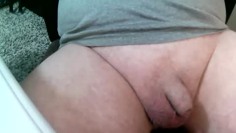 Snapshot of daddysmalls_55 chatting on 12-20-24, 10:32 daddysmalls online show from 12-20-24, 10:32