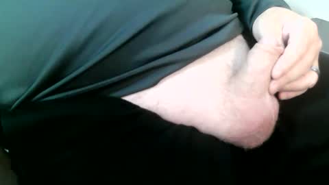 Snapshot of daddysmalls_55 chatting on 12-21-24, 11:45 daddysmalls online show from 12-21-24, 11:45