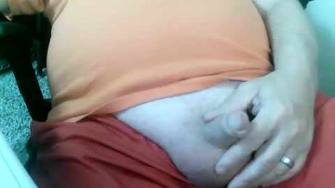 Snapshot of daddysmalls_55 chatting on 01-04-25, 10:45 daddysmalls online show from 01-04-25, 10:45