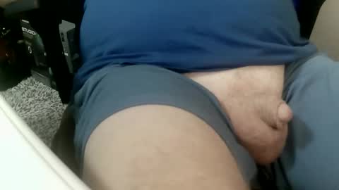 Snapshot of daddysmalls_55 chatting on 01-14-25, 01:36 daddysmalls online show from 01-14-25, 01:36