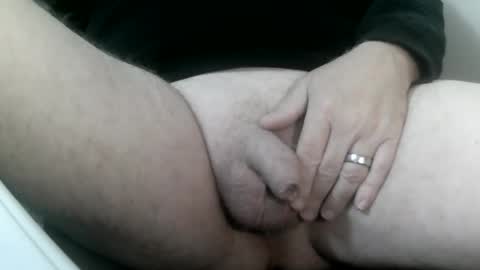 Snapshot of daddysmalls_55 chatting on 01-15-25, 04:21 daddysmalls online show from 01-15-25, 04:21