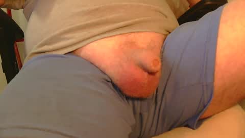 Snapshot of daddysmalls_55 chatting on 09-14-25, 09:25 daddysmalls online show from 09-14-25, 09:25