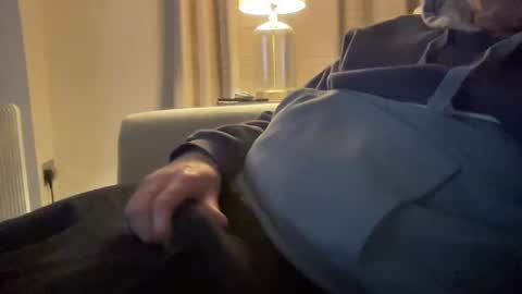 Snapshot of daddyxlaf chatting on 02-20-25, 10:04 alphaa1ex online show from 02-20-25, 10:04