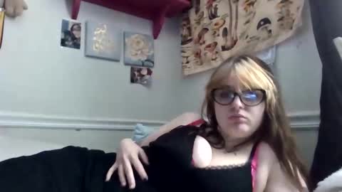 Snapshot of dadsdoll2 chatting on 03-23-26, 02:10 dadsdoll2 online show from 03-23-26, 02:10