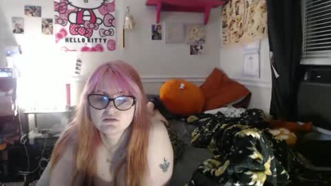 Snapshot of dadsdoll2 chatting on 04-11-26, 03:33 dadsdoll2 online show from 04-11-26, 03:33