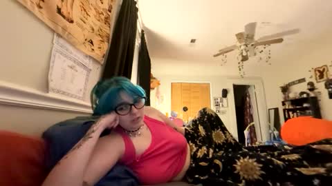 Snapshot of dadsdoll2 chatting on 05-03-26, 05:57 dadsdoll2 online show from 05-03-26, 05:57