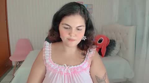 Snapshot of daeneryslove_doll chatting on 09-23-25, 05:10 daeneryslove_doll online show from 09-23-25, 05:10