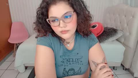 Snapshot of daeneryslove_doll chatting on 09-26-25, 05:17 daeneryslove_doll online show from 09-26-25, 05:17