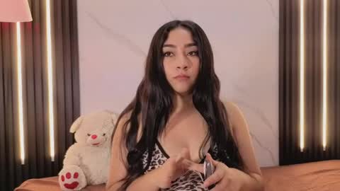 daeneryssnow_ online show from 05-18-26, 01:50