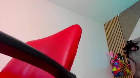 Snapshot of daffnelewis chatting on 10-21-25, 11:44 daffnelewis online show from 10-21-25, 11:44