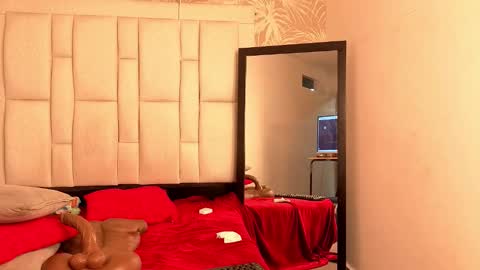 Snapshot of daffnelewis chatting on 11-27-25, 11:23 daffnelewis online show from 11-27-25, 11:23