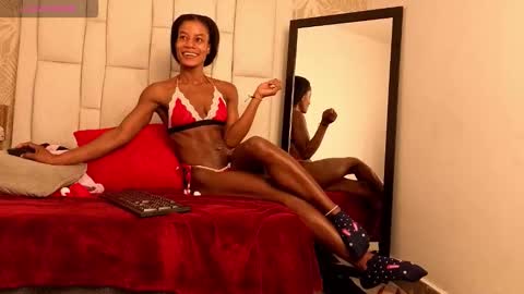 Snapshot of daffnelewis chatting on 12-05-25, 11:30 daffnelewis online show from 12-05-25, 11:30