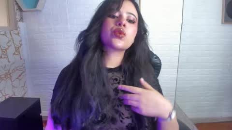Dafne online show from 09-18-25, 01:35