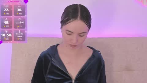 Dafne  online show from 04-25-26, 02:47