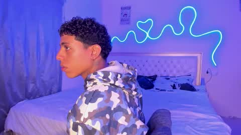 Snapshot of dafnezahiraa_ chatting on 10-05-25, 08:40 dafnezahiraa online show from 10-05-25, 08:40