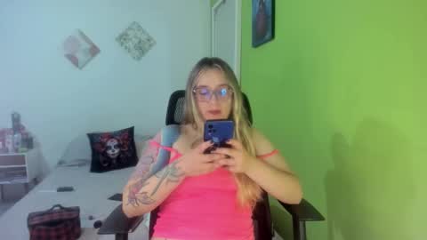 Snapshot of dahia888 chatting on 10-20-25, 05:52 Dahia online show from 10-20-25, 05:52