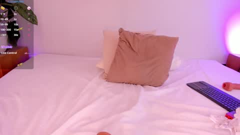 Snapshot of dahiana_cute_ chatting on 02-22-25, 07:34 Dahiana online show from 02-22-25, 07:34