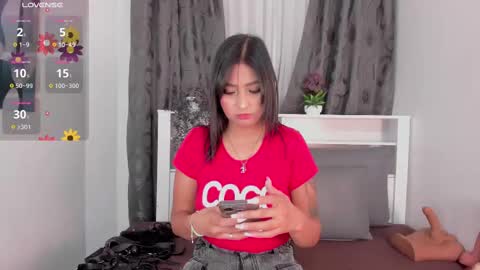 Snapshot of dahiana_gomez18 chatting on 10-17-25, 11:35 Dahiana online show from 10-17-25, 11:35