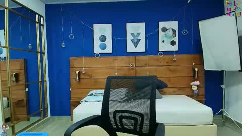  Dahiana  online show from 11-18-25, 08:35