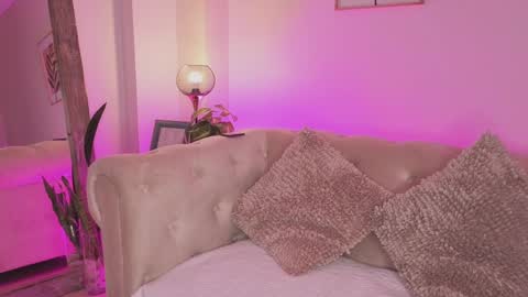 Dahiann Walcott online show from 04-08-26, 07:58