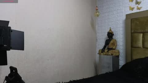 Dahiana online show from 05-16-26, 11:42