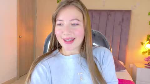 Dahlia online show from 03-03-26, 09:37