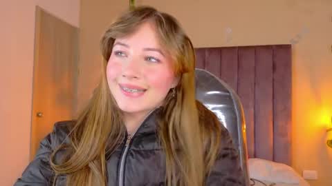 Dahlia online show from 04-11-26, 06:51