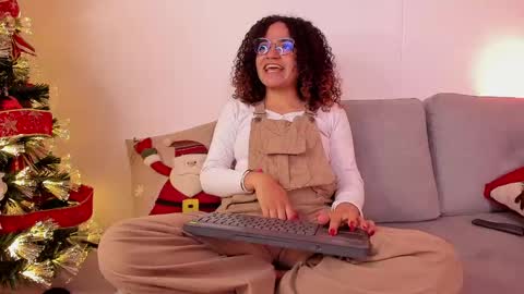 Snapshot of dahliabrowniee chatting on 12-13-24, 04:54 Dahli online show from 12-13-24, 04:54