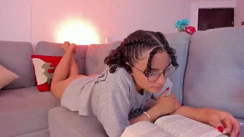 Snapshot of dahliabrowniee chatting on 12-28-24, 06:49 Dahli online show from 12-28-24, 06:49