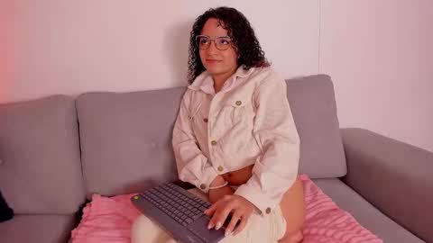 Snapshot of dahliabrowniee chatting on 01-26-25, 06:17 Dahli online show from 01-26-25, 06:17