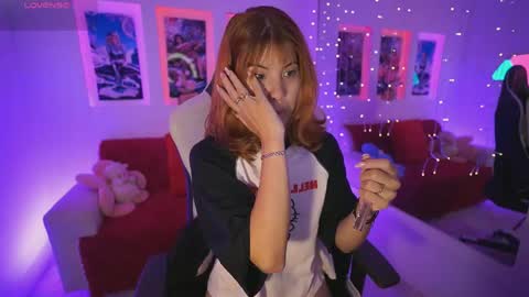 Snapshot of dahliagraey chatting on 05-18-26, 11:38 Dahlia Grey online show from 05-18-26, 11:38