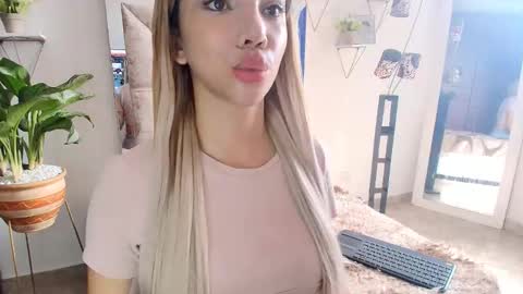 dahnia_cruz online show from 11-27-25, 02:52