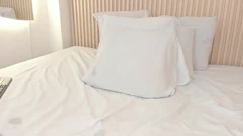 Daiana online show from 04-25-26, 08:17