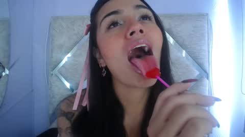 Snapshot of daila_ chatting on 01-23-25, 01:35 daila_ online show from 01-23-25, 01:35