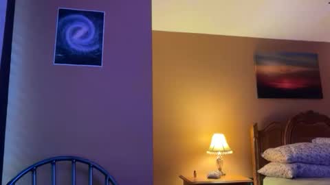 Daisy137 online show from 12-18-25, 02:23