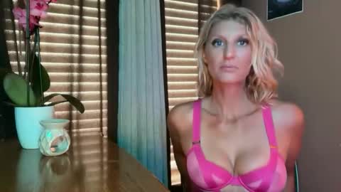 Snapshot of daisy9kat chatting on 03-02-26, 05:09 Daisy137 online show from 03-02-26, 05:09