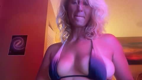 Daisy137 online show from 05-01-26, 12:04
