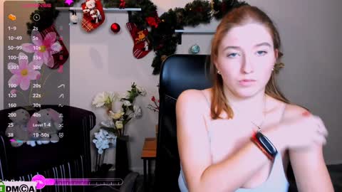 Snapshot of daisy_candy chatting on 12-29-24, 02:27 Little Di online show from 12-29-24, 02:27