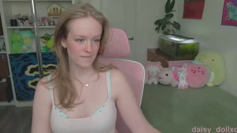 Snapshot of daisy_dollxo chatting on 04-24-26, 09:39 Daisy online show from 04-24-26, 09:39
