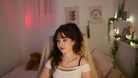 Snapshot of daisy_lowe_ chatting on 07-20-26, 06:10 Daisy online show from 07-20-26, 06:10