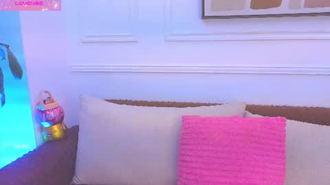 Daisy Price online show from 06-12-26, 10:58