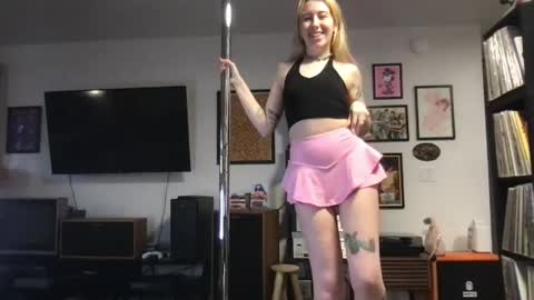 daisymynx online show from 04-13-26, 02:17