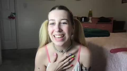 Snapshot of daisymynx chatting on 07-01-26, 04:03 daisymynx online show from 07-01-26, 04:03