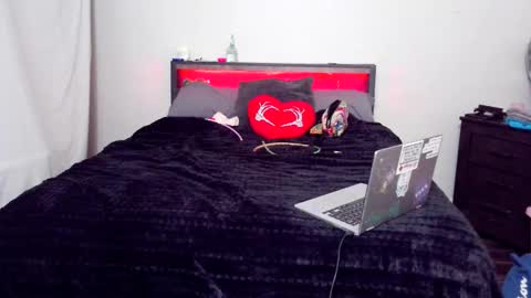 Daisy Wylde online show from 10-16-25, 12:06