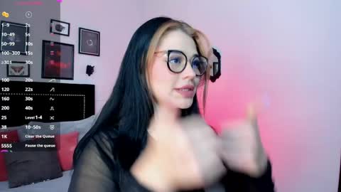 Snapshot of dakhota_rouge chatting on 05-08-26, 06:19 Dakhota online show from 05-08-26, 06:19
