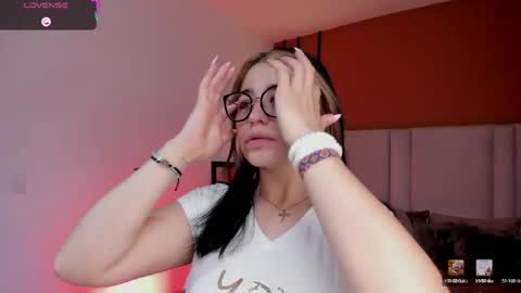 Snapshot of dakhota_rouge chatting on 05-10-26, 04:39 Dakhota online show from 05-10-26, 04:39