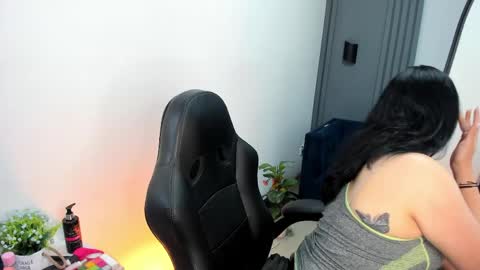 Snapshot of dakhota_rouge chatting on 06-05-26, 05:25 Dakhota online show from 06-05-26, 05:25